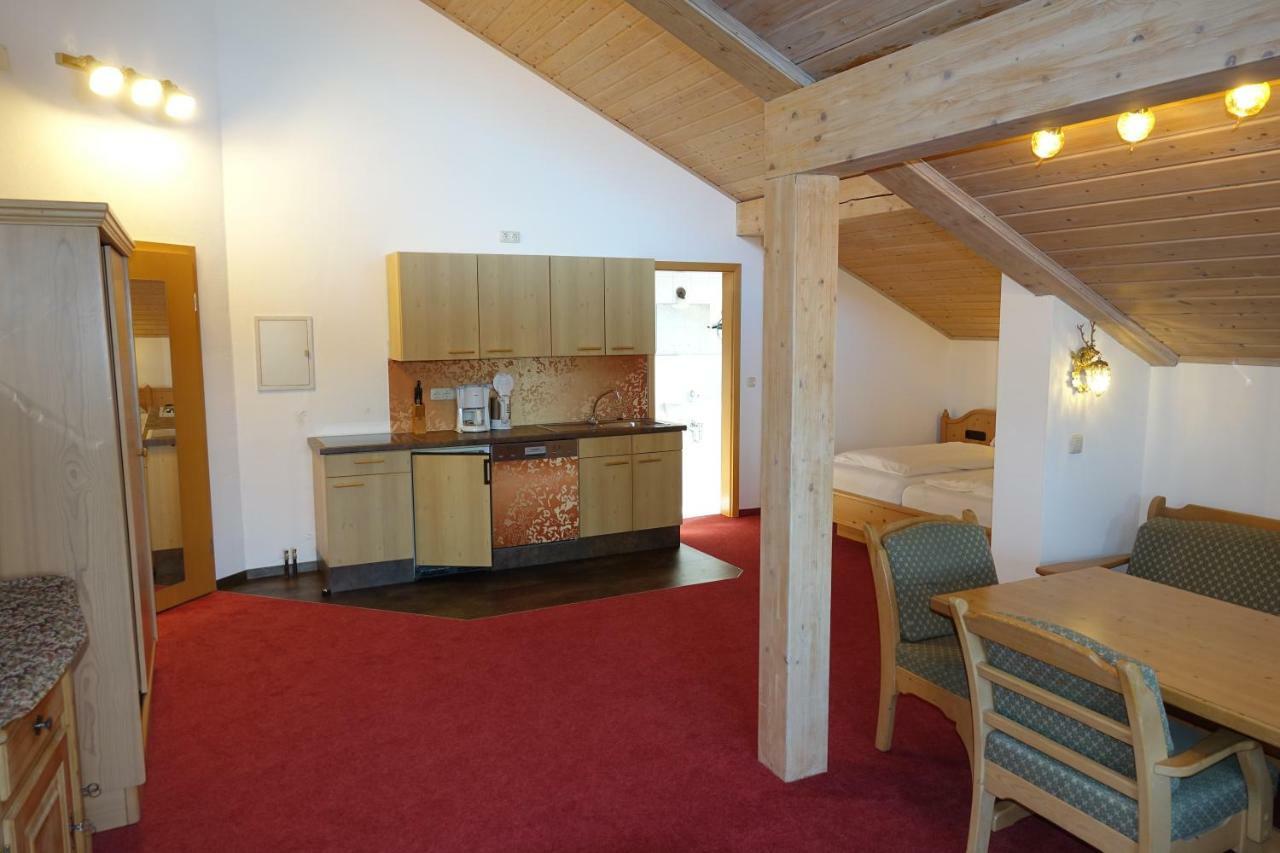 Gaestehaus Guggomos "Hopfen Am See" Füssen Εξωτερικό φωτογραφία